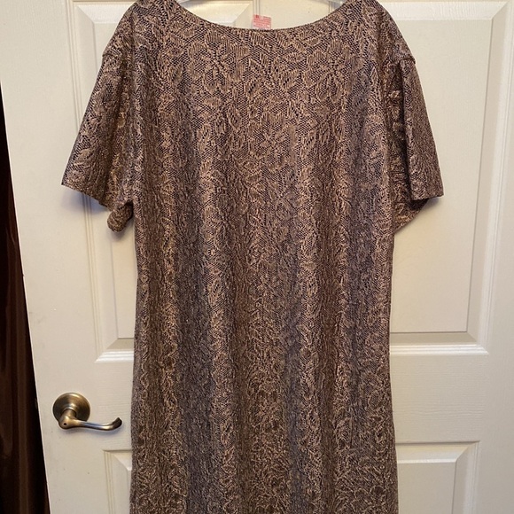 Jamie Nicole lined short sleeve plus size gold metallic dress size 18 - Picture 4 of 5